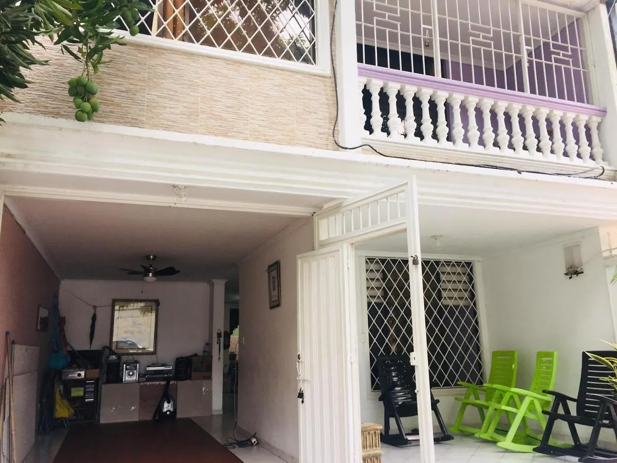 Pensión Casa Feliz Hostal Santa Marta